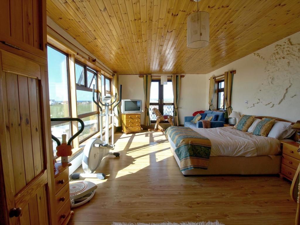 Barkers Accommodation Spanish Point Eksteriør bilde